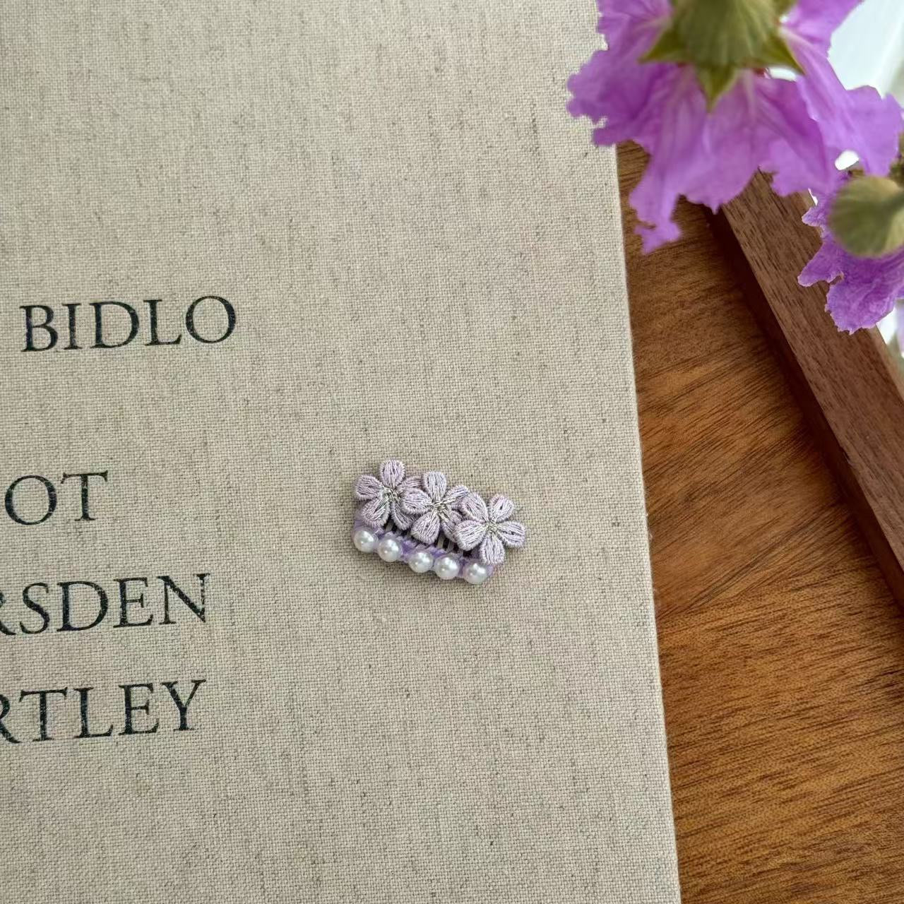 Cute Pet Headwear "Lily"